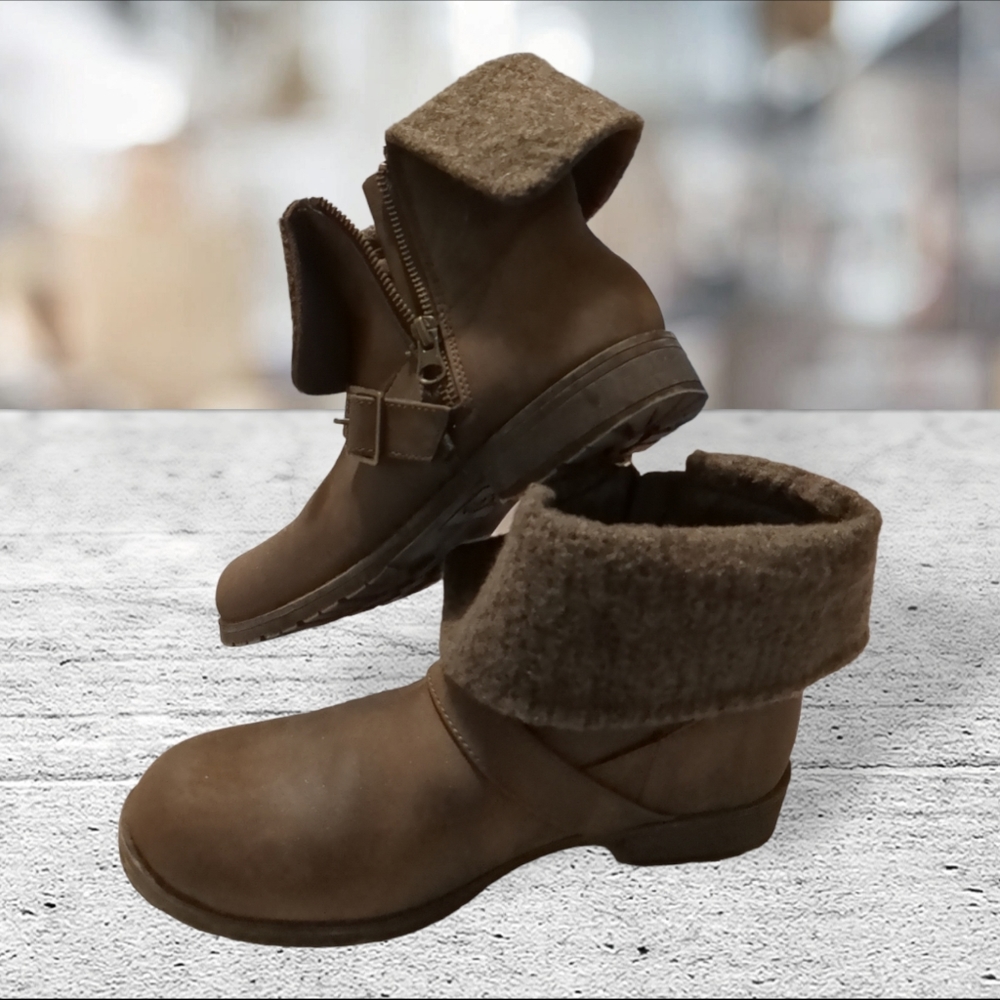 ROCKET DOG BROWN BOOTS SIZE 9